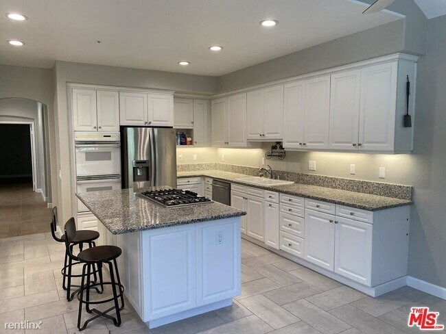 Building Photo - 3 br, 3.5 bath House - 732 Palisades Dr