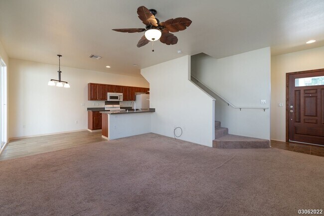 Foto del edificio - 3BR 2.5BA House w/CENTRAL AC & EXTRA PARKI...