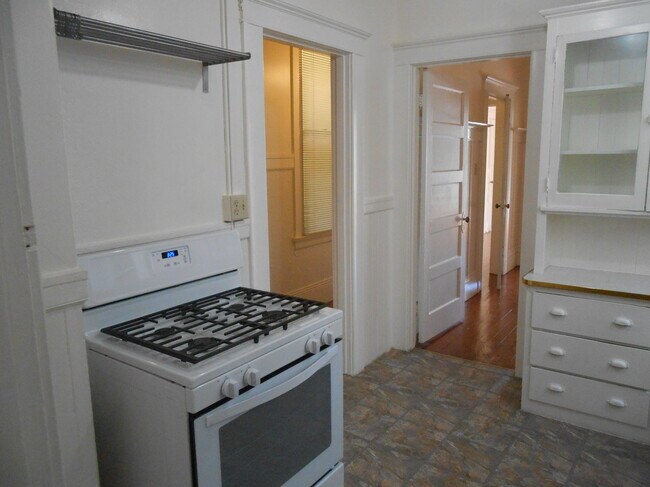 Building Photo - 1087 Valencia St
