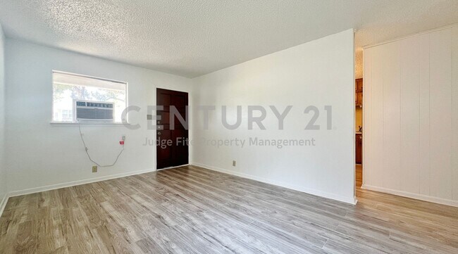 Foto del edificio - 5429 Farnsworth Ave