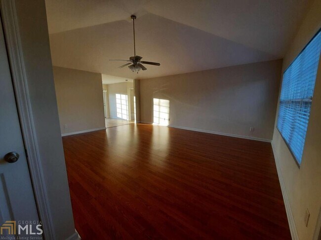 Building Photo - 9050 Whispering Pines Blvd