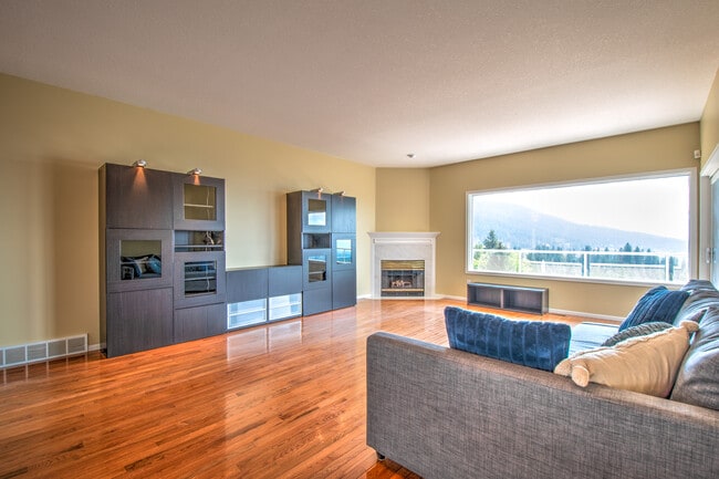 Building Photo - 308 Marmot Ct