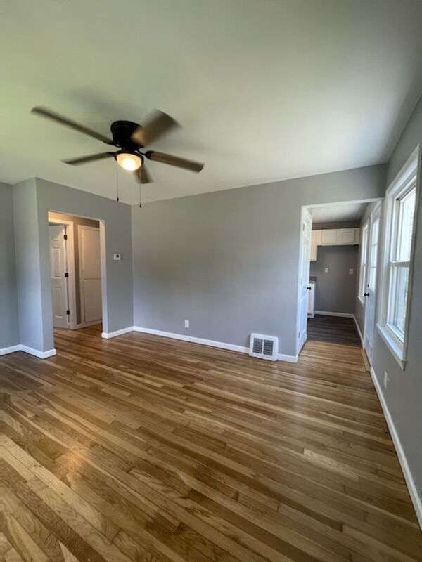 Foto del edificio - 2225 Suncrest Dr