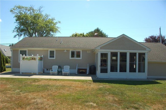 Building Photo - 153 Cedar Rd