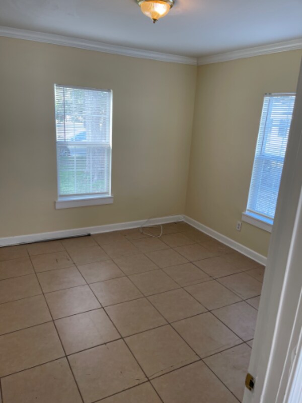 Building Photo - 304 Marne St