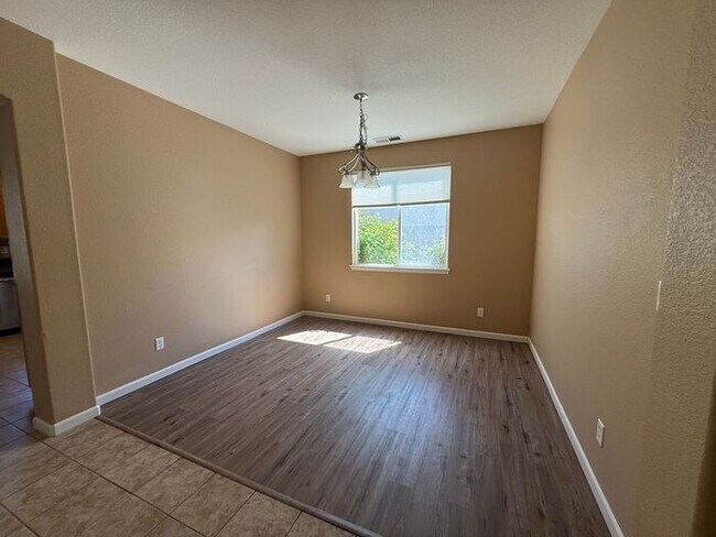 Foto del edificio - COMING SOON! Spacious 4 Bed 3 Bath Two-Story Home in Curti Ranch