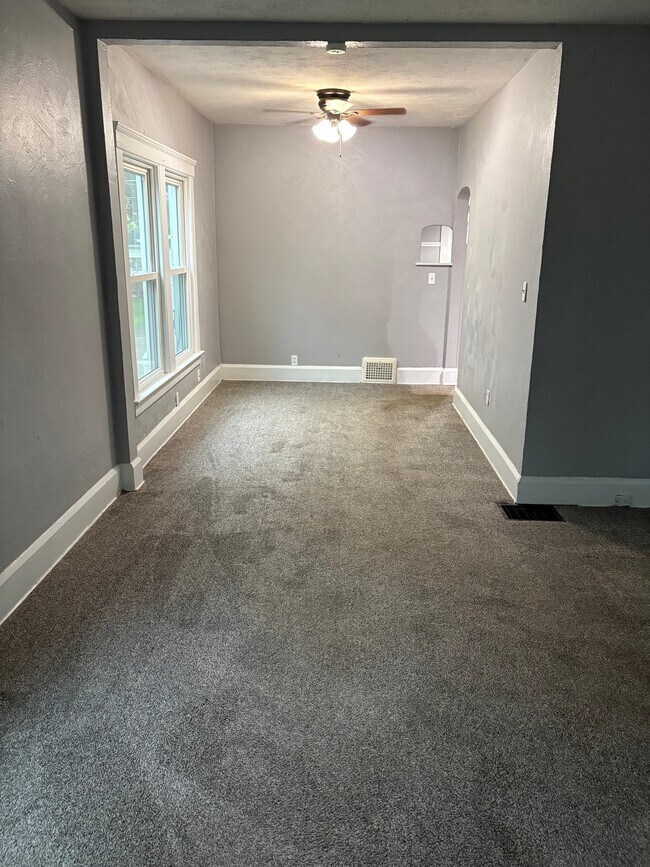 Building Photo - 128 Marseilles Ave
