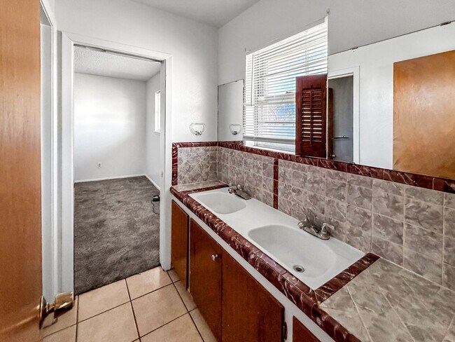 Foto del edificio - 805 W Gore Ave