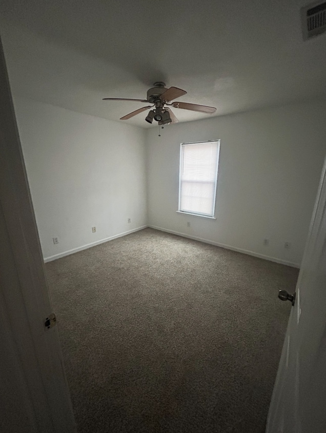Building Photo - 203 Crystal Ln
