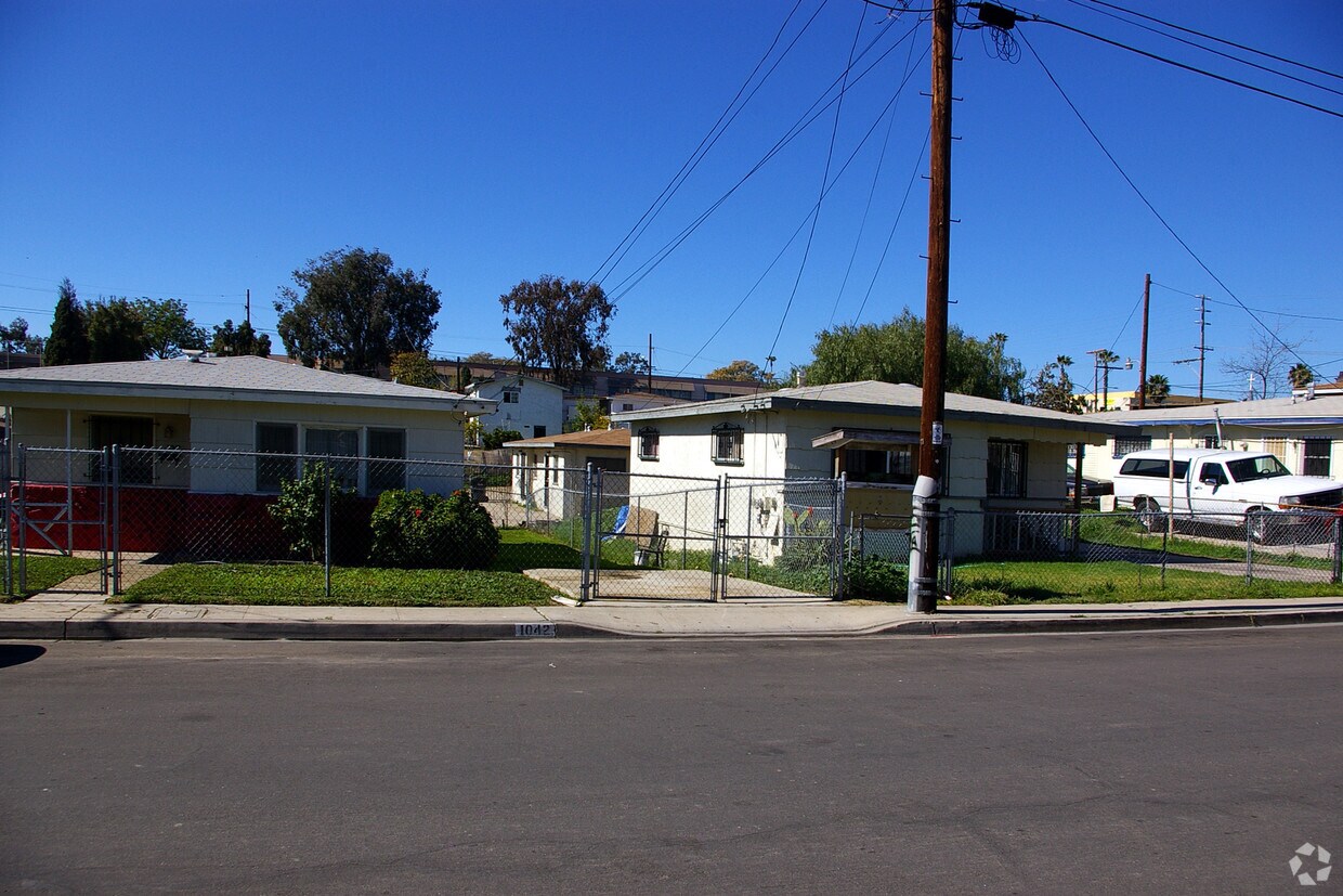 Building Photo - 1042 Goodyear St