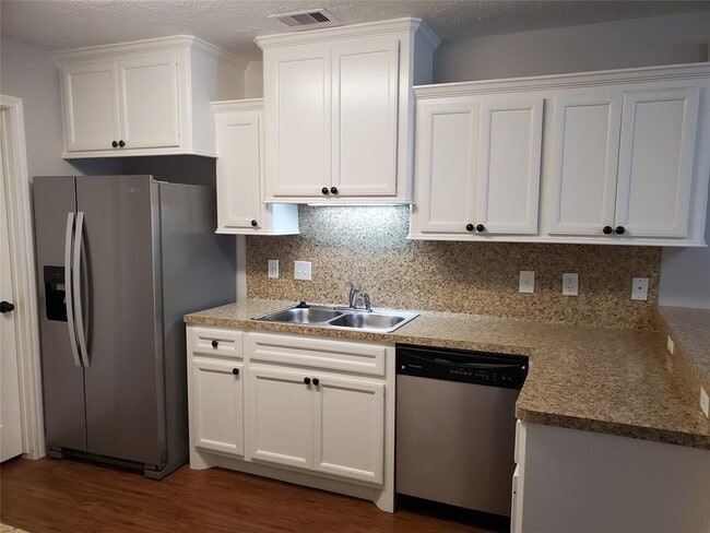 Building Photo - 1071 Mann Rd