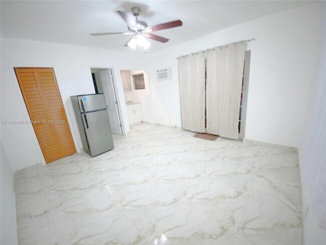 Foto del edificio - 1055 NW 153rd St