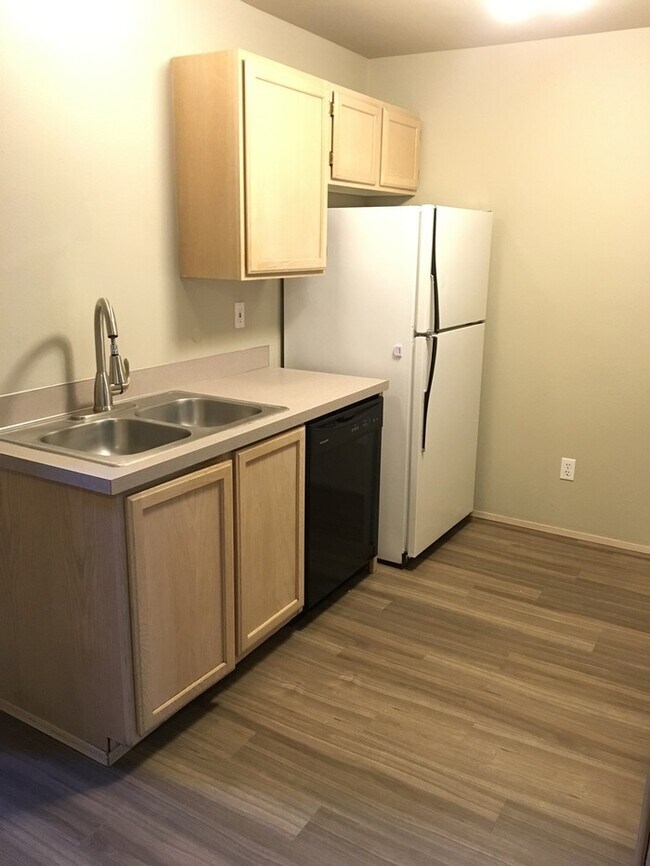 Foto del edificio - Orting 3bdr 1.5 bath Townhouse w/ garage