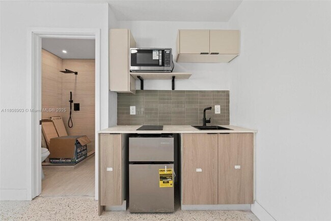 Foto del edificio - 2442 SW 3rd St