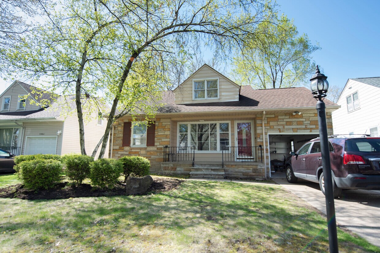 Primary Photo - 5976 Hodgman Dr