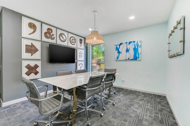 Building Photo - Canvas Apartments