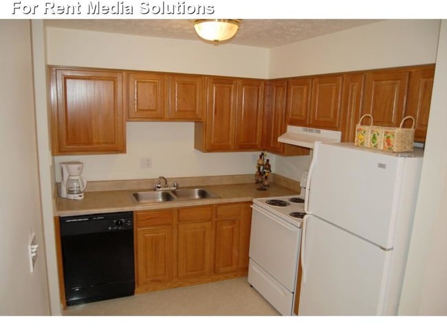 Primary Photo - Jamestowne Apartments