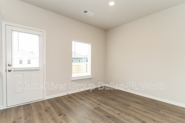 Foto del edificio - 6562 Crosswood Ln