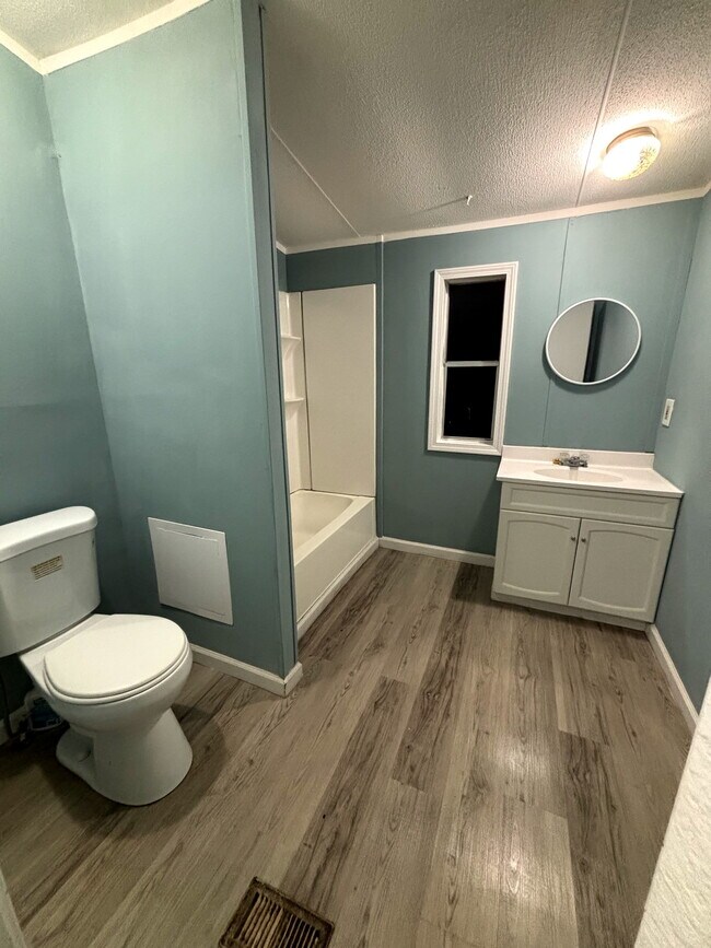 Foto del edificio - 122 Lori Ln