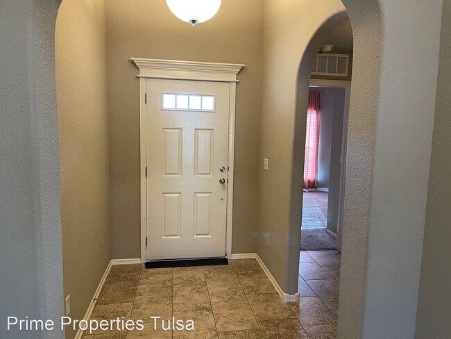Building Photo - 4 br, 3 bath House - 9241 E 133rd Place S.