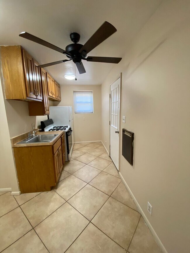 Foto del edificio - 6827 Michigan Ave