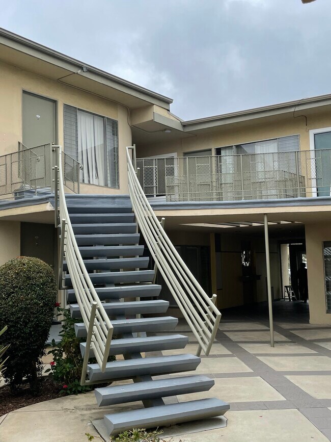 Foto del edificio - 11601 Gorham Ave