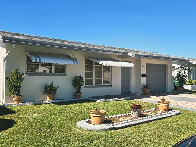 Foto del edificio - 5713 NW 65th Terrace