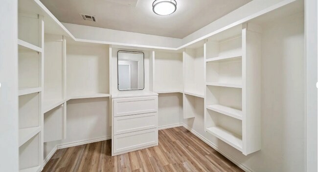 Foto del edificio - 610 W Fairview St