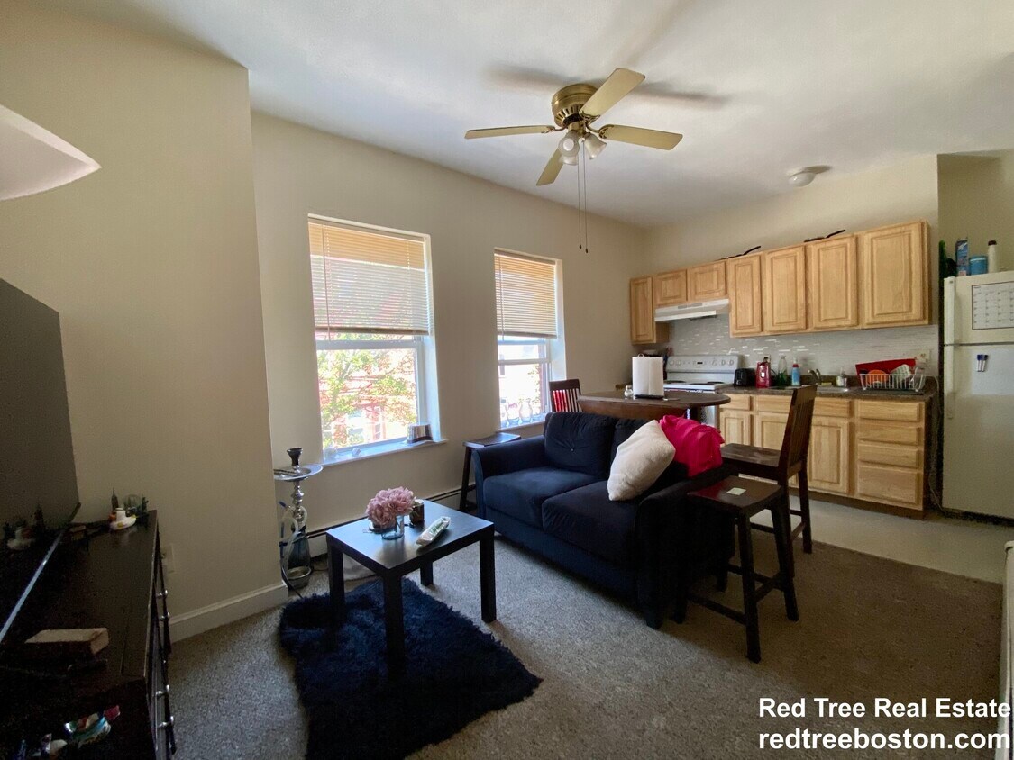 Foto principal - 122 Berkshire St