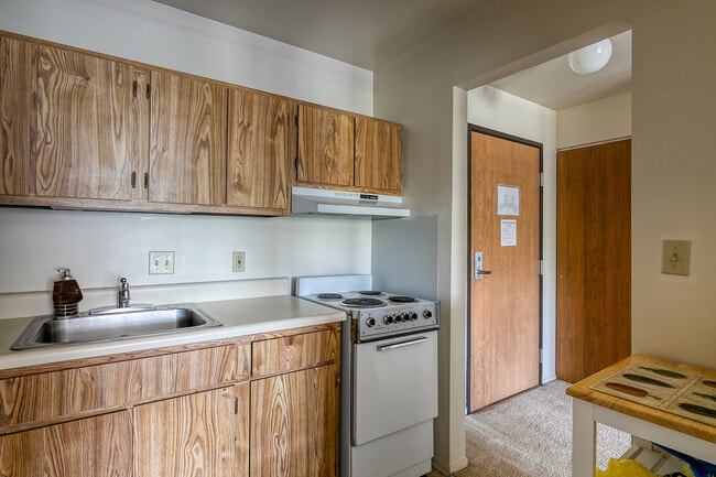 Kitchen - Rosehaven Manor