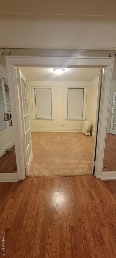 Foto principal - 31-22 100th St
