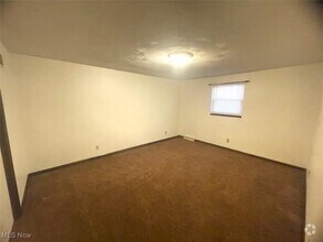 Building Photo - 346 Township Rd