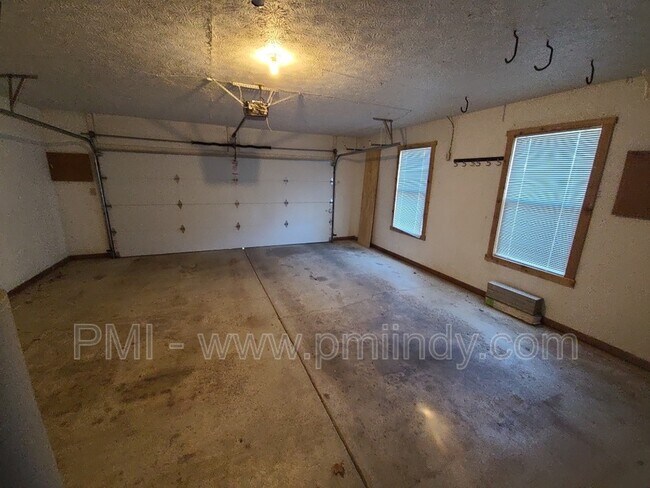 Building Photo - 9107 Wilshire Glen Dr