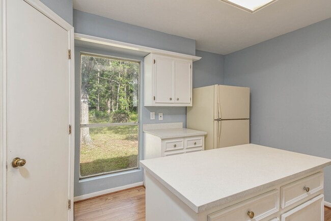 Building Photo - 3680 Woodpeckers Grove