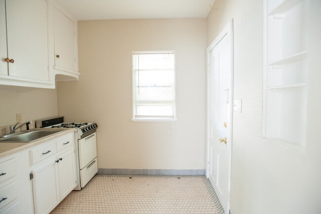 Building Photo - 1669 N Humboldt Ave