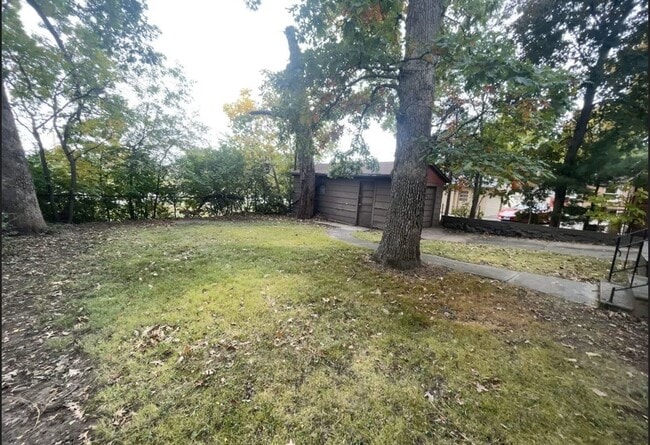 Building Photo - 2 Bedroom, 1 bath home close to St. Mary's...