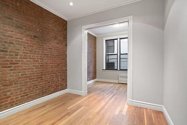 Foto del edificio - 211 E 25th St