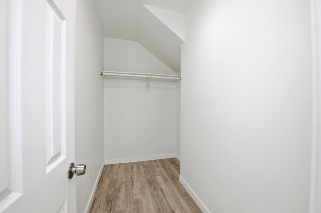 Building Photo - 6330 Mesita Dr
