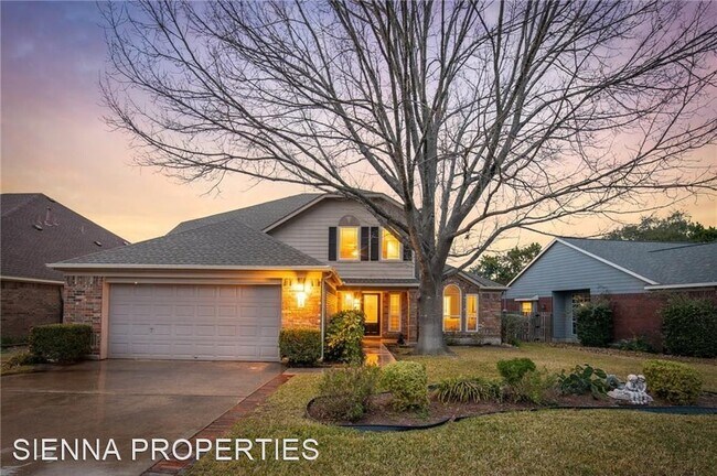 Building Photo - 3 br, 2.5 bath House - 1118 Oaklands Dr