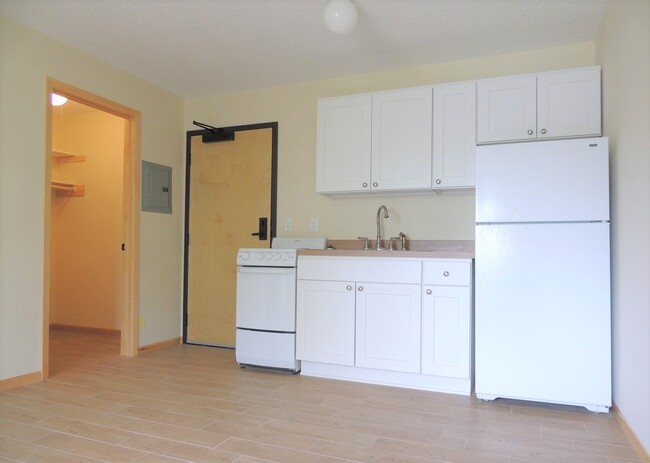 Building Photo - Y Properties Apartments