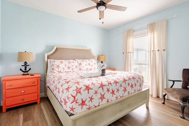 Building Photo - 994 Dolly St