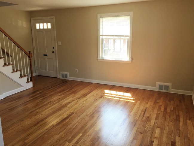 Foto del edificio - 1160-1164 Whitney Ave