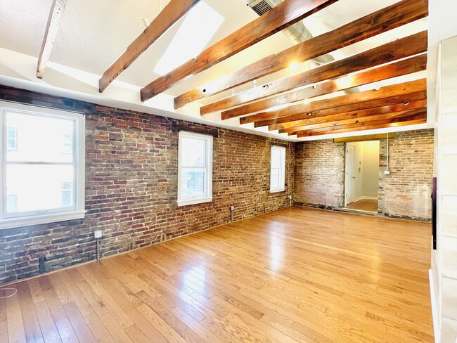Building Photo - 4213 Butler St