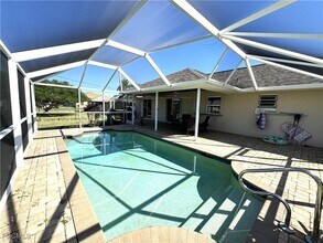 Building Photo - 2520 SW 11th Pl