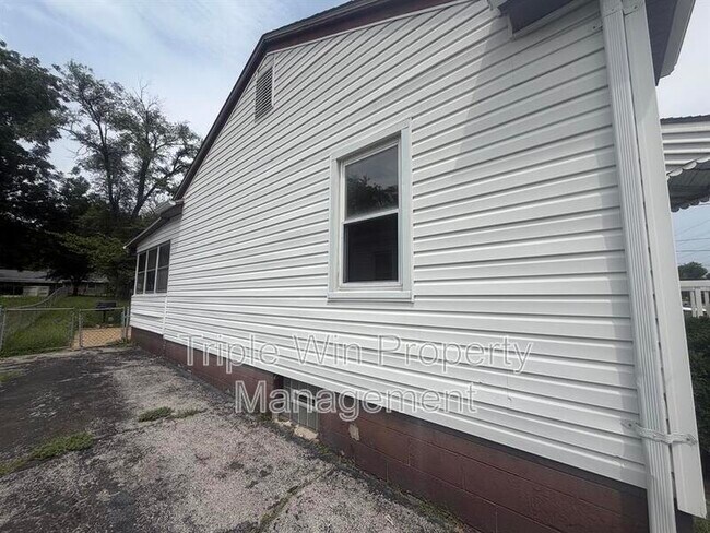 Building Photo - 1145 Patterson Rd