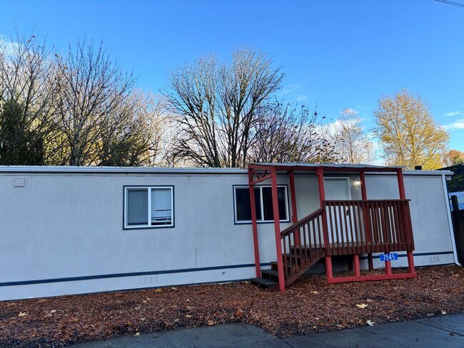 Building Photo - Newly Remodeled Manufactured Home. MOVE IN SPECIAL!!!!