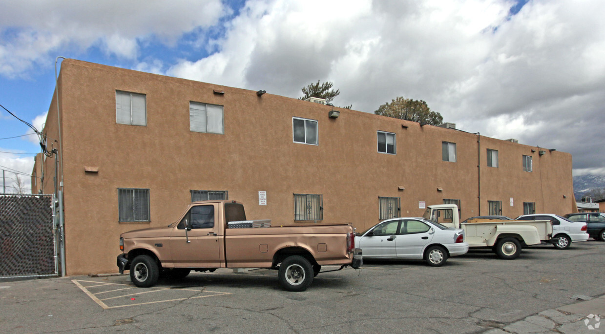 Building Photo - 443-445 Alcazar St SE