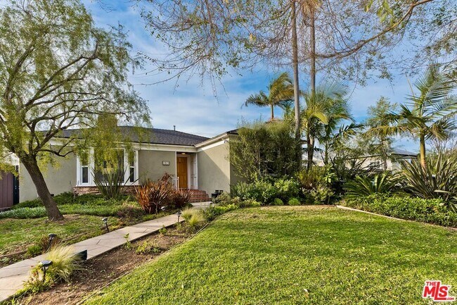 Foto del edificio - 1923 S Crescent Heights Blvd