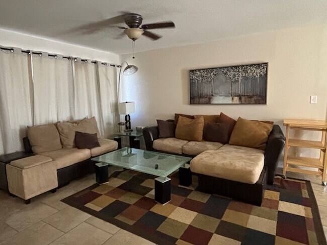 Foto del edificio - 3 Bedroom - 2 Bath Home
