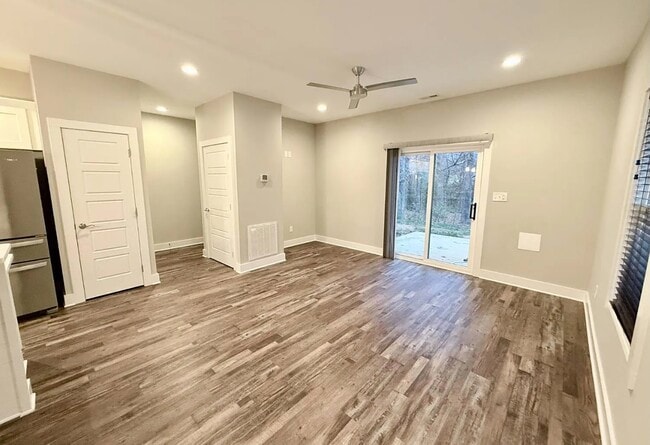 TV and Sitting area - 34 Zentry Pl